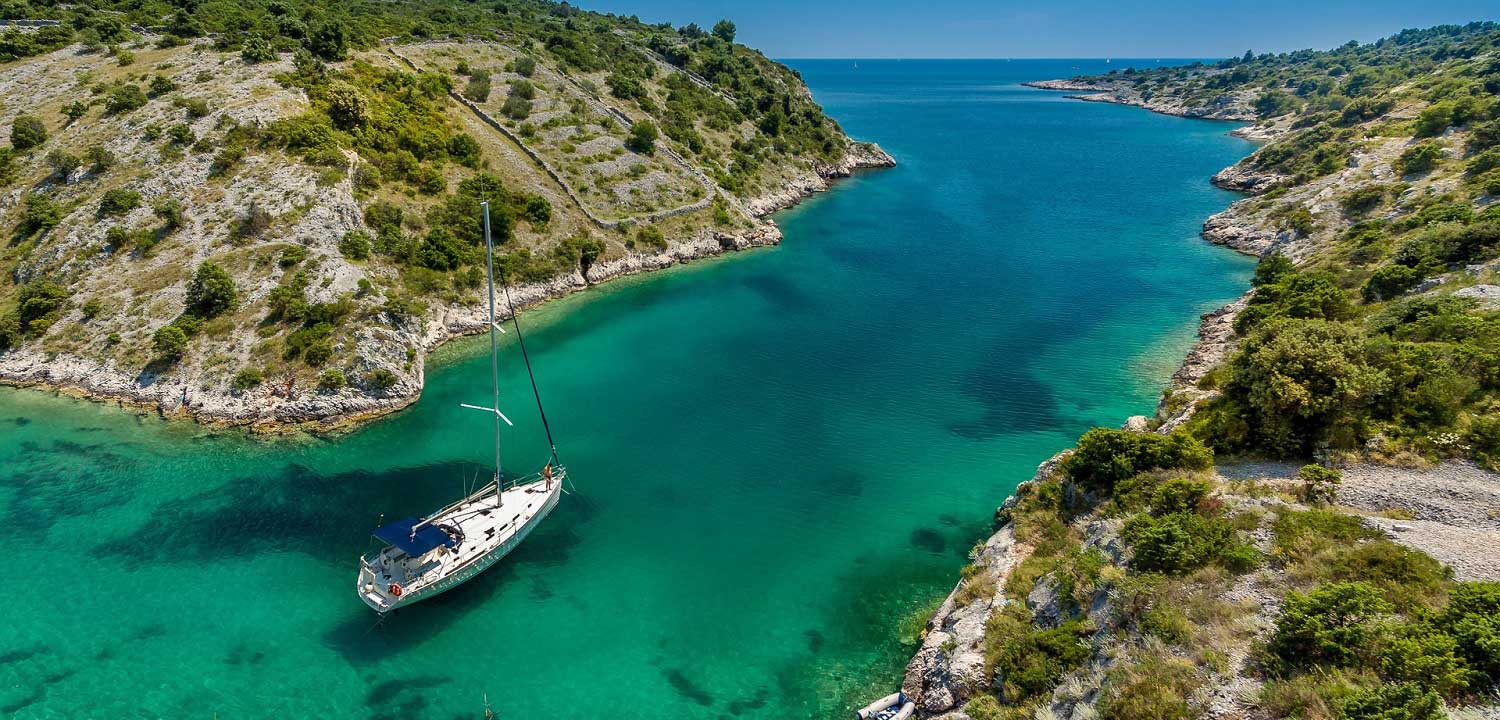 Lefkas Yacht charter